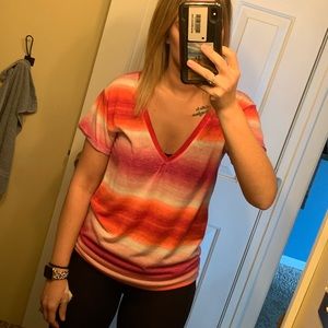 bright American Eagle v neck